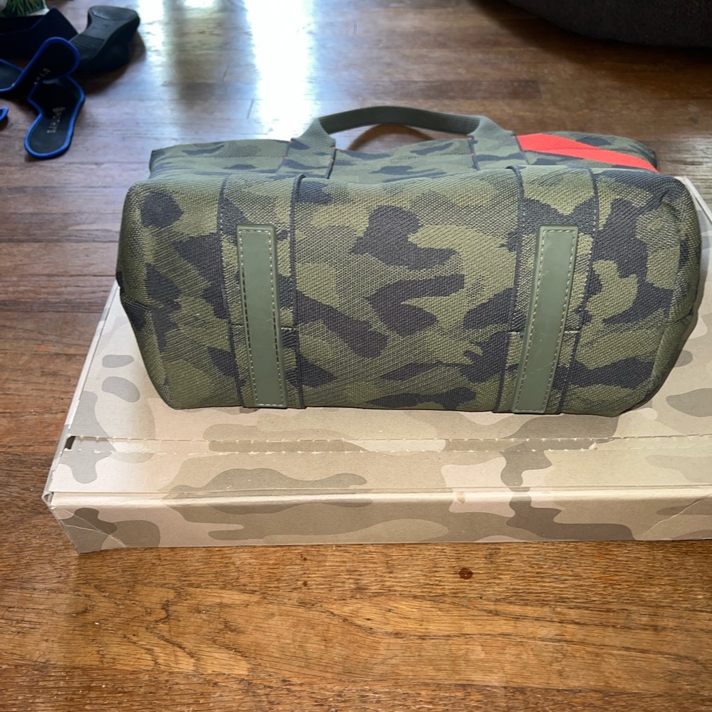Green Camo Rothy’s Essential Tote - Picture 3 of 5